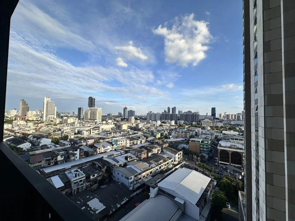 Condo for rent: Fuse Chan Sathorn, large room, city center, convenient transportation, ready to move in.