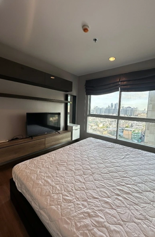 Condo for rent: Fuse Chan Sathorn, large room, city center, convenient transportation, ready to move in.