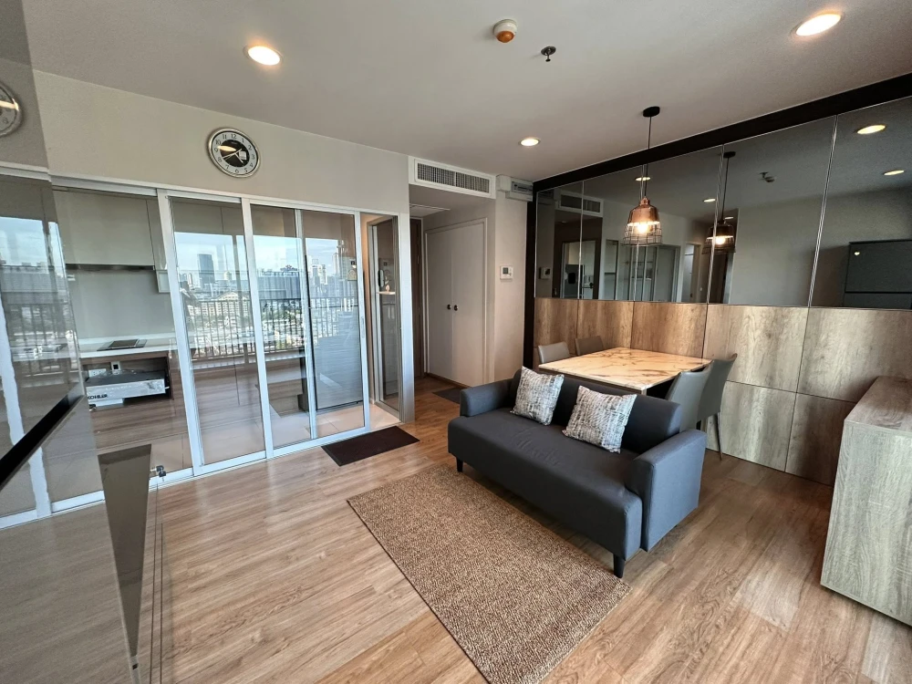 Condo for rent: Fuse Chan Sathorn, large room, city center, convenient transportation, ready to move in.
