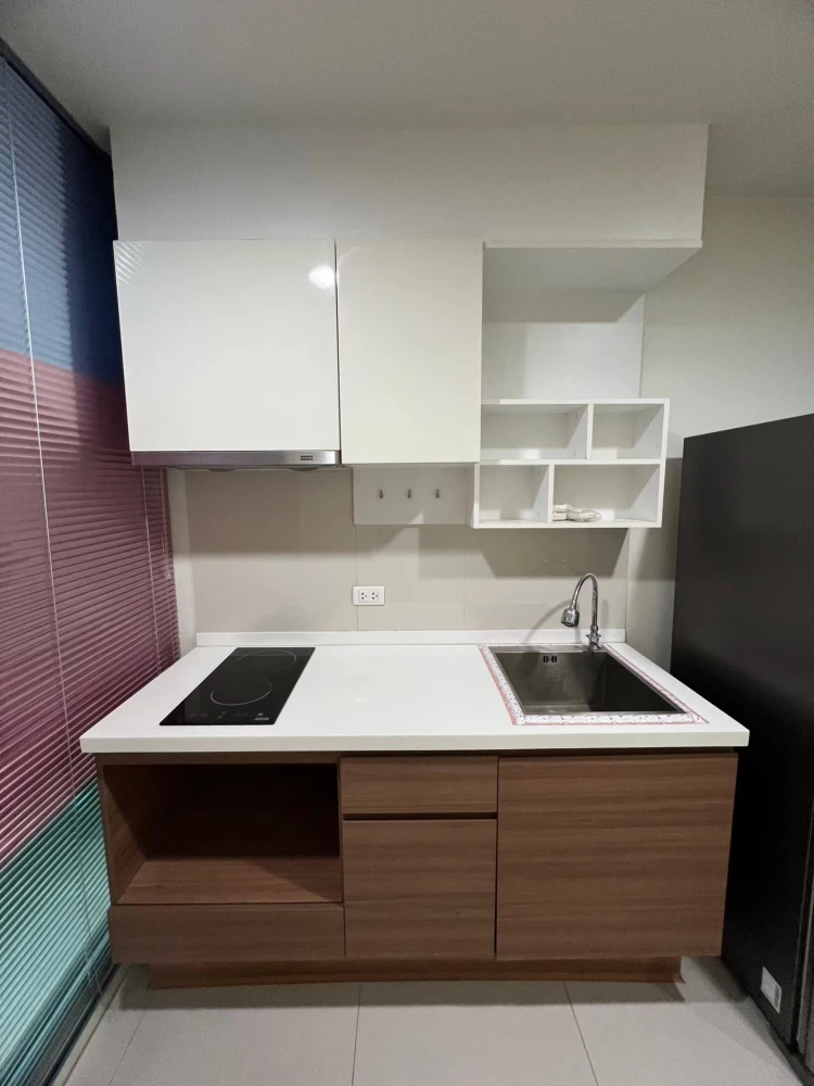 For rent: Fuse Chan Sathorn. Nice, spacious room with full furnishings. Book now!