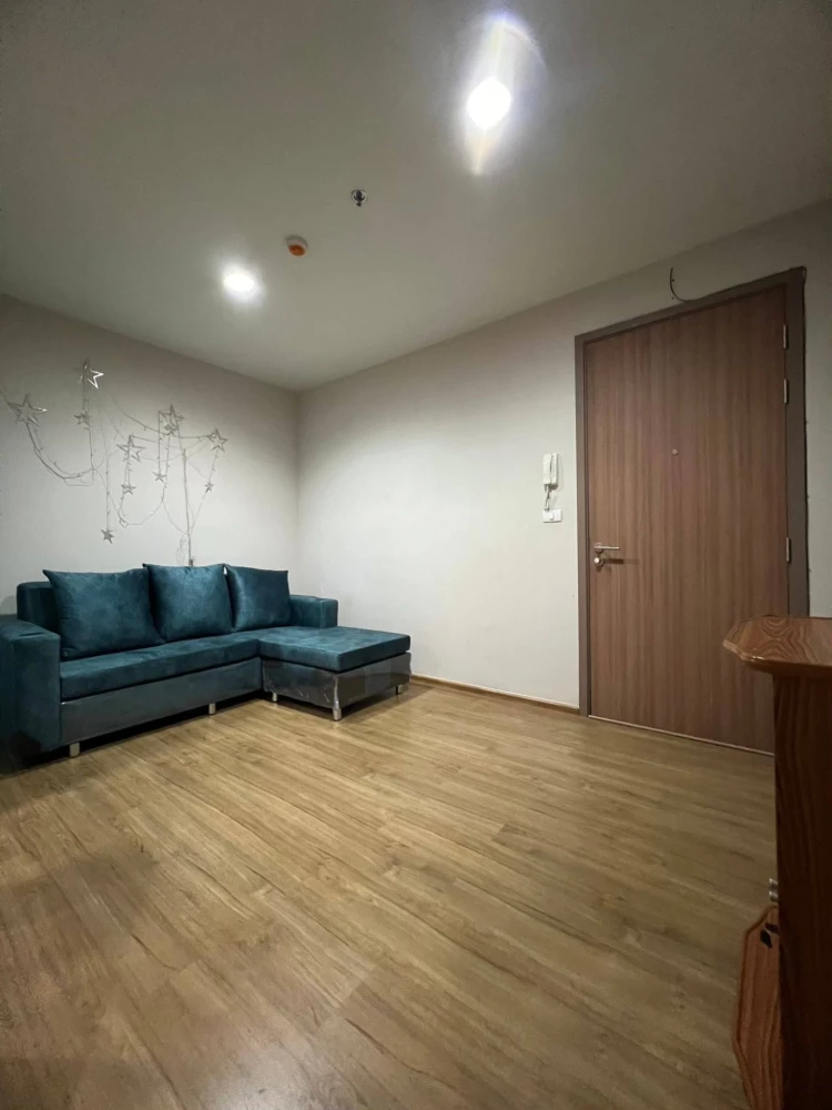 For rent: Fuse Chan Sathorn. Nice, spacious room with full furnishings. Book now!