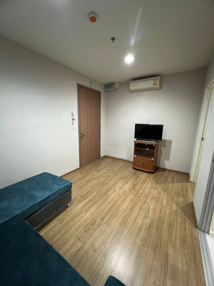 For rent: Fuse Chan Sathorn. Nice, spacious room with full furnishings. Book now!