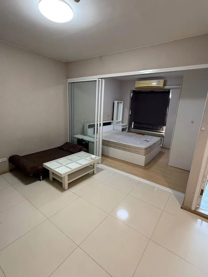 For rent: Fuse Mobius Ramkhamhaeng Station, ready to move in, fully furnished, affordable price, just bring your suitcase and move in. Hurry and reser