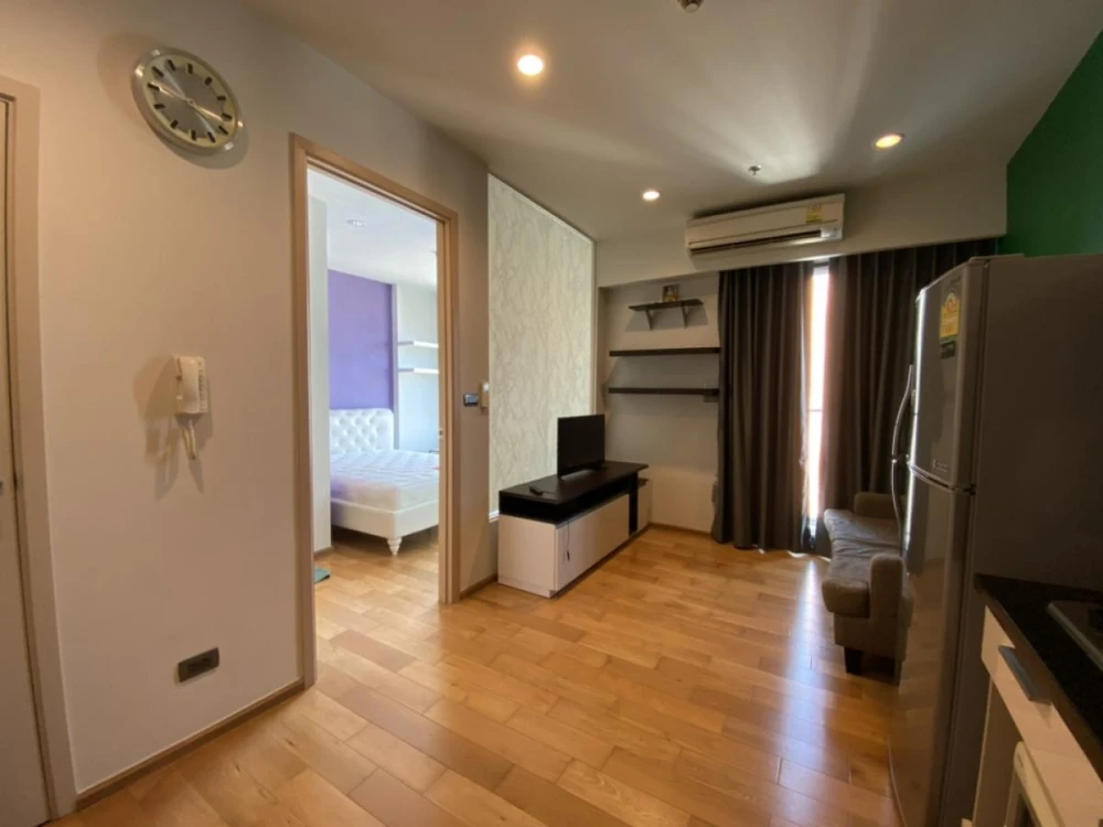 For rent: FUSE Sathorn – Taksin, 12th floor, nice room, fully furnished, ready to move in. Reserve now, don't delay.