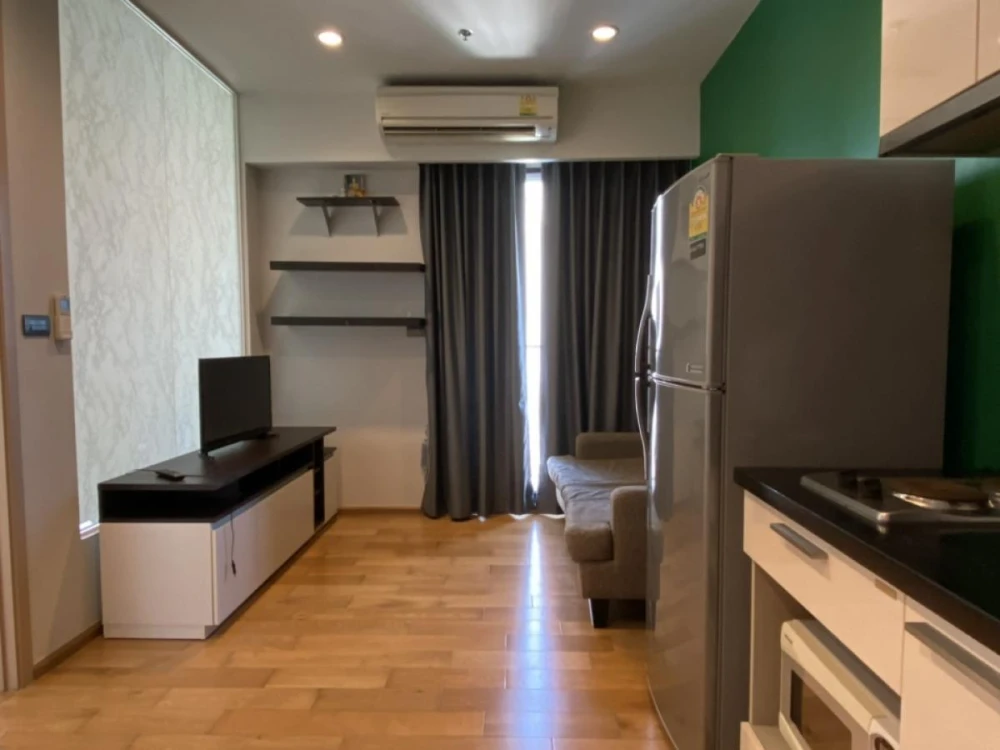 For rent: FUSE Sathorn – Taksin, 12th floor, nice room, fully furnished, ready to move in. Reserve now, don't delay.