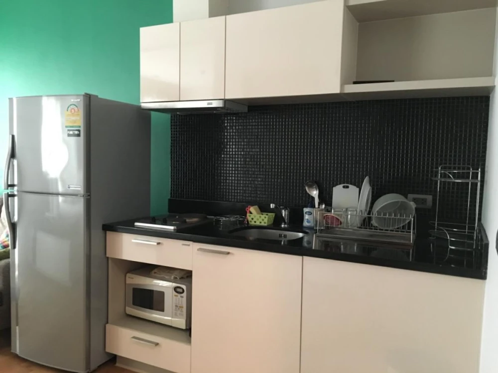 For rent: FUSE Sathorn – Taksin, 12th floor, nice room, fully furnished, ready to move in. Reserve now, don't delay.