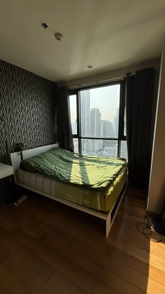 For rent: FUSE Sathorn – Taksin, high floor unit with good ventilation, fully furnished, corner unit. Book now before it's too late!