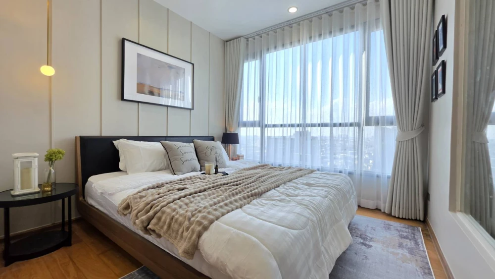 For rent Fuse Sathorn - Taksin, nice room, 27th floor, quiet, sunny, not hot, room facing east, hurry to reserve
