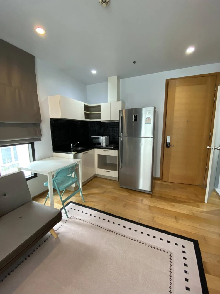 For rent: Fuse Sathorn–Taksin, ready to move in, fully furnished, great value. Book now, don't miss out!