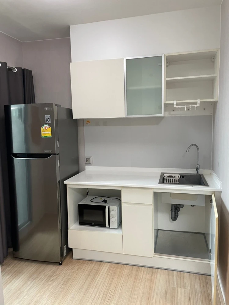 For rent: Fuse Sense Bangkae, 19th floor, fully furnished room, move in with your bags immediately. Book now, don't wait.
