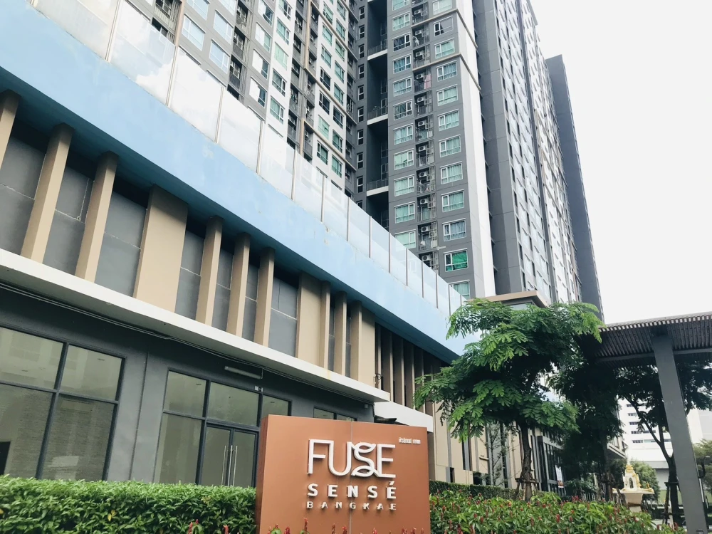 For rent: FUSE SENSE Bang Khae, high floor, city view, beautiful condition, as shown in the picture, complete with furniture and electrical appliances