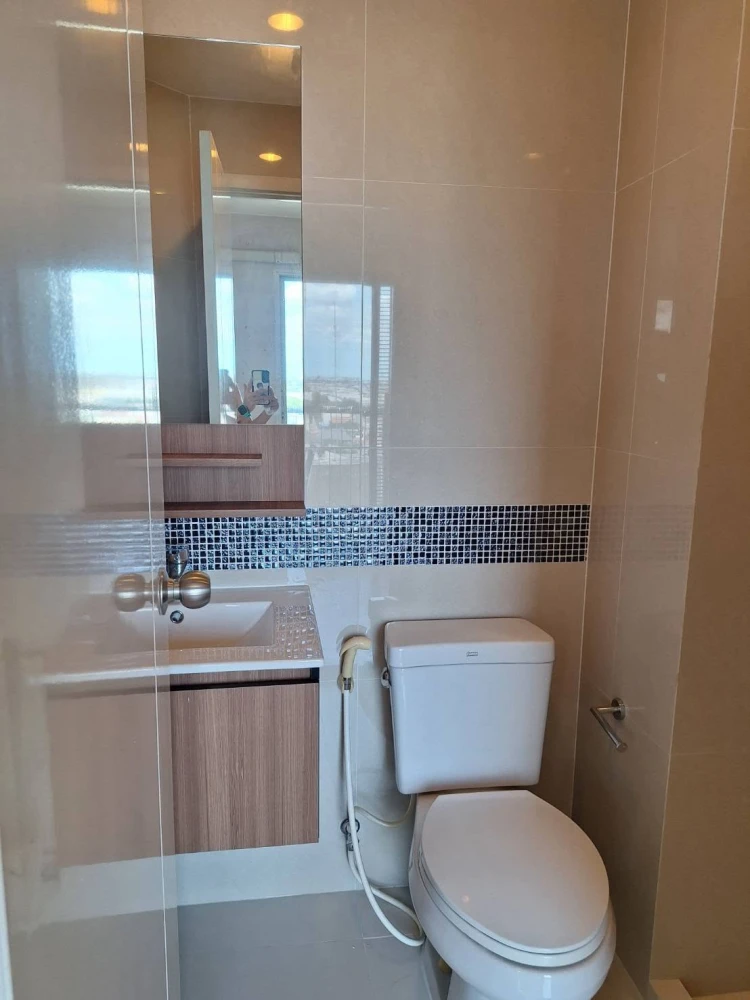 For rent: Fuse Sense Bang Khae. Beautiful room with complete furniture and high-quality appliances. Don't miss out!