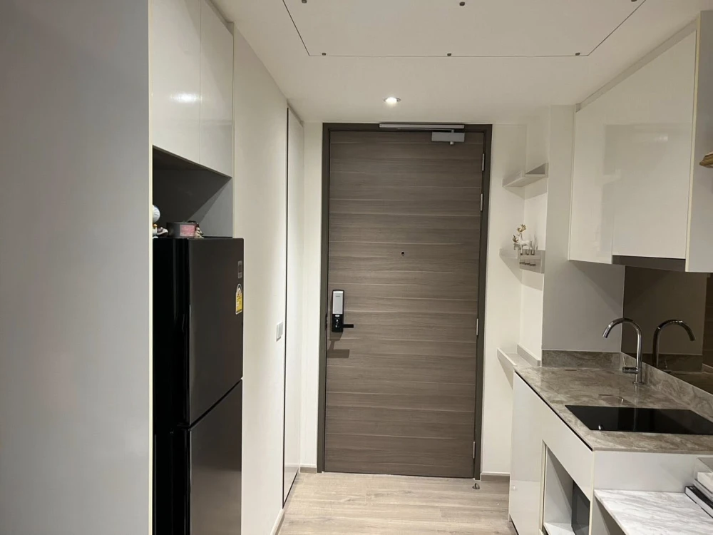 For rent: FYNN Asoke, 6th floor. Nice, fully furnished unit. Book now! Don't miss out! Hurry!