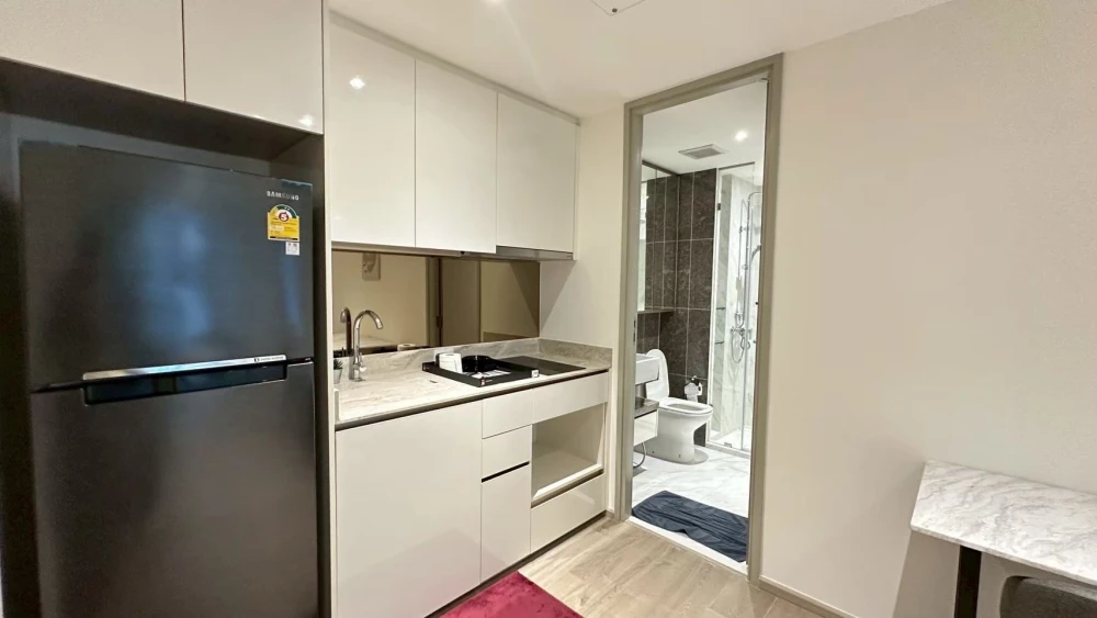 Fynn Asoke for rent, fully furnished with all necessary features and appliances, ready to move in immediately. Don't miss out!
