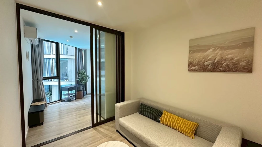 Fynn Asoke for rent, fully furnished with all necessary features and appliances, ready to move in immediately. Don't miss out!