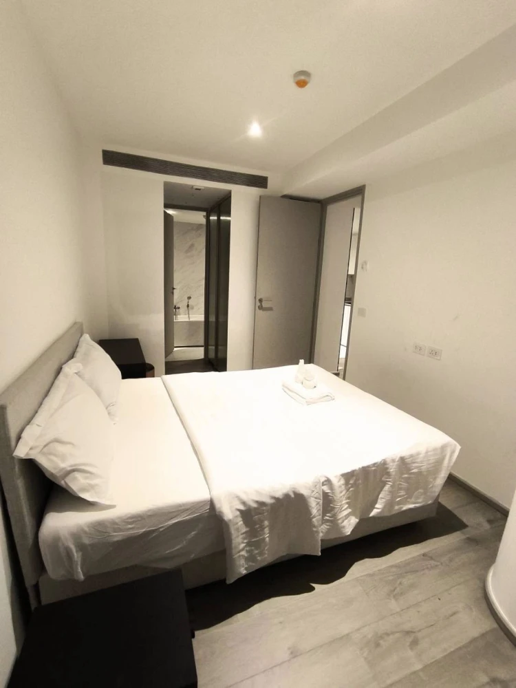 For rent: Fynn Asoke, large room, comfortable, comes with a lot of usable space, complete in one place, book now!