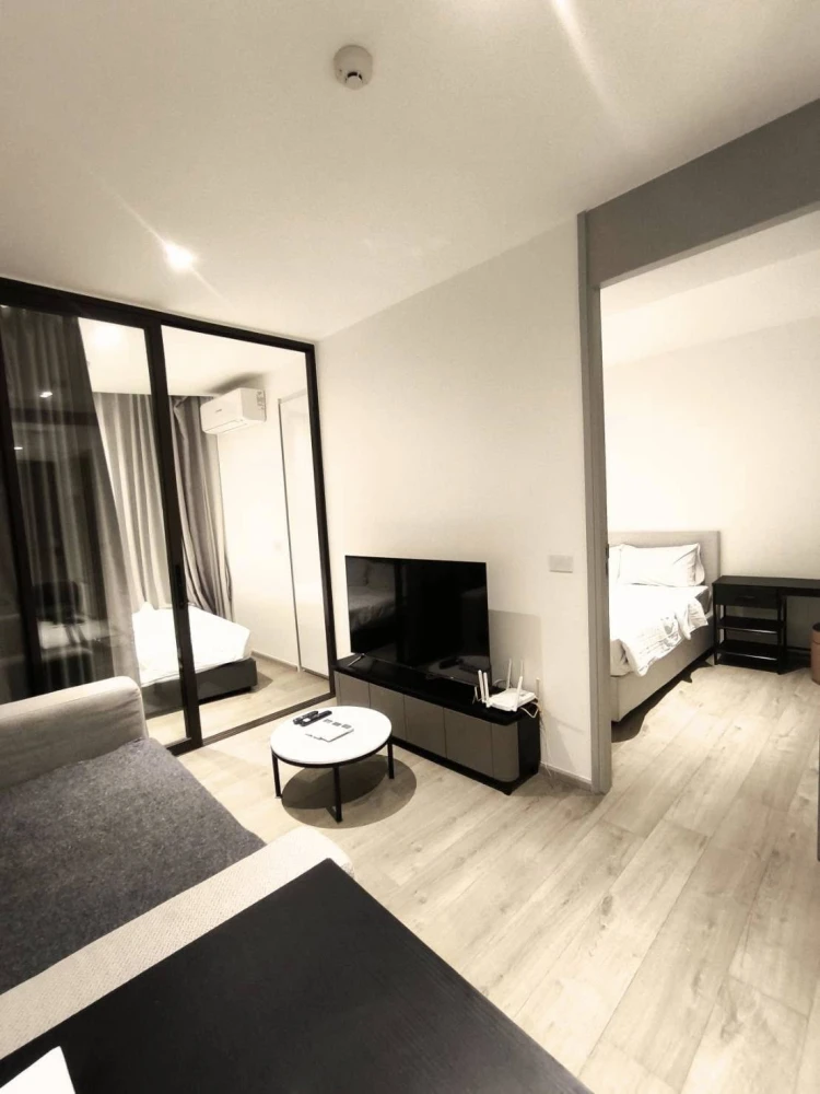 For rent: Fynn Asoke, large room, comfortable, comes with a lot of usable space, complete in one place, book now!