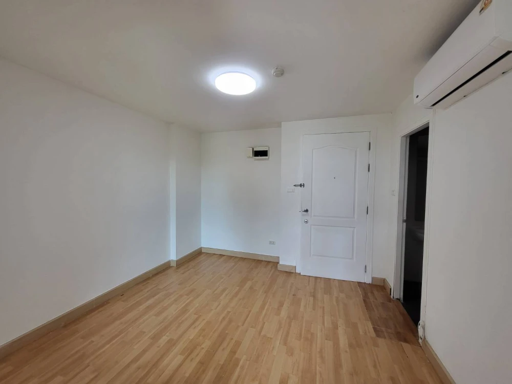For rent G-1 Condo ladprao 1 room, nice to live in, affordable price, fully furnished