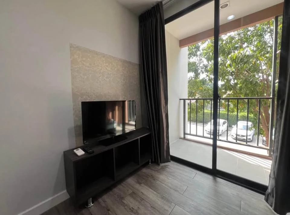 G Condo Sriracha for rent, 2nd floor, fully furnished, very livable. Book now! Hurry!