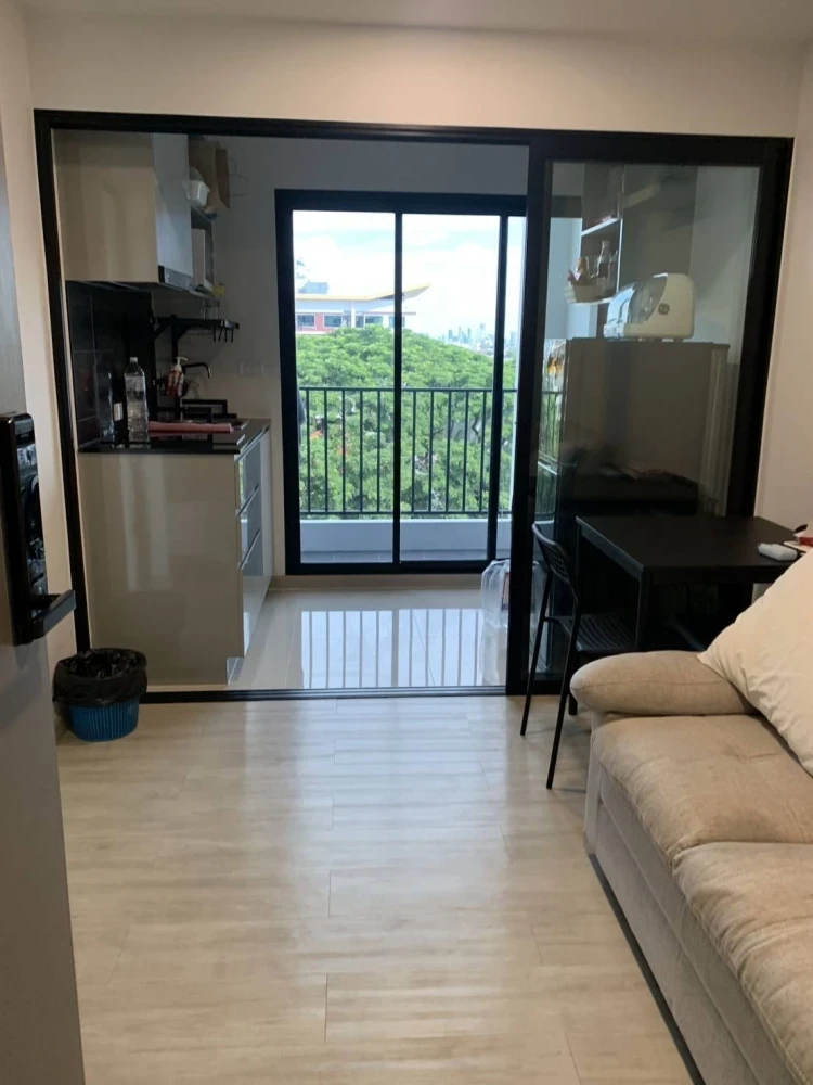 For rent: Galileo Ratchada 32, a nice room, good location, convenient transportation, comes with complete furniture. Reserve now.