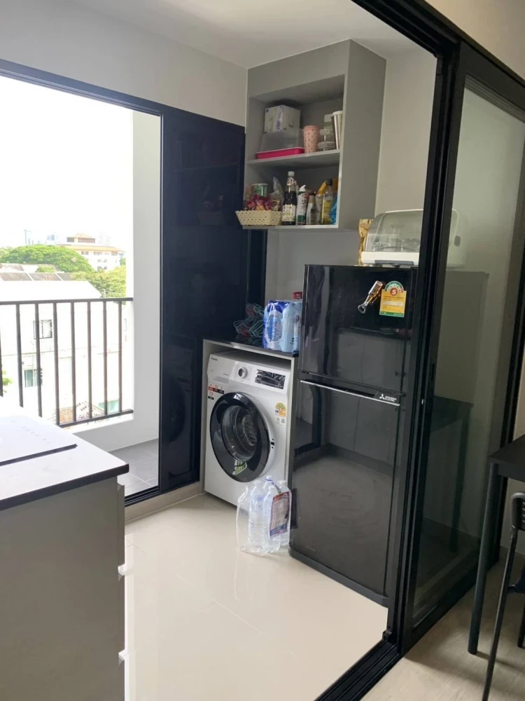 For rent: Galileo Ratchada 32, a nice room, good location, convenient transportation, comes with complete furniture. Reserve now.