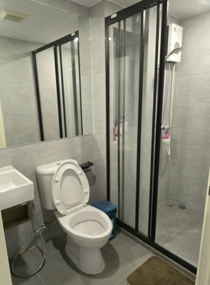 For rent: Galileo Ratchada 32, a nice room, good location, convenient transportation, comes with complete furniture. Reserve now.