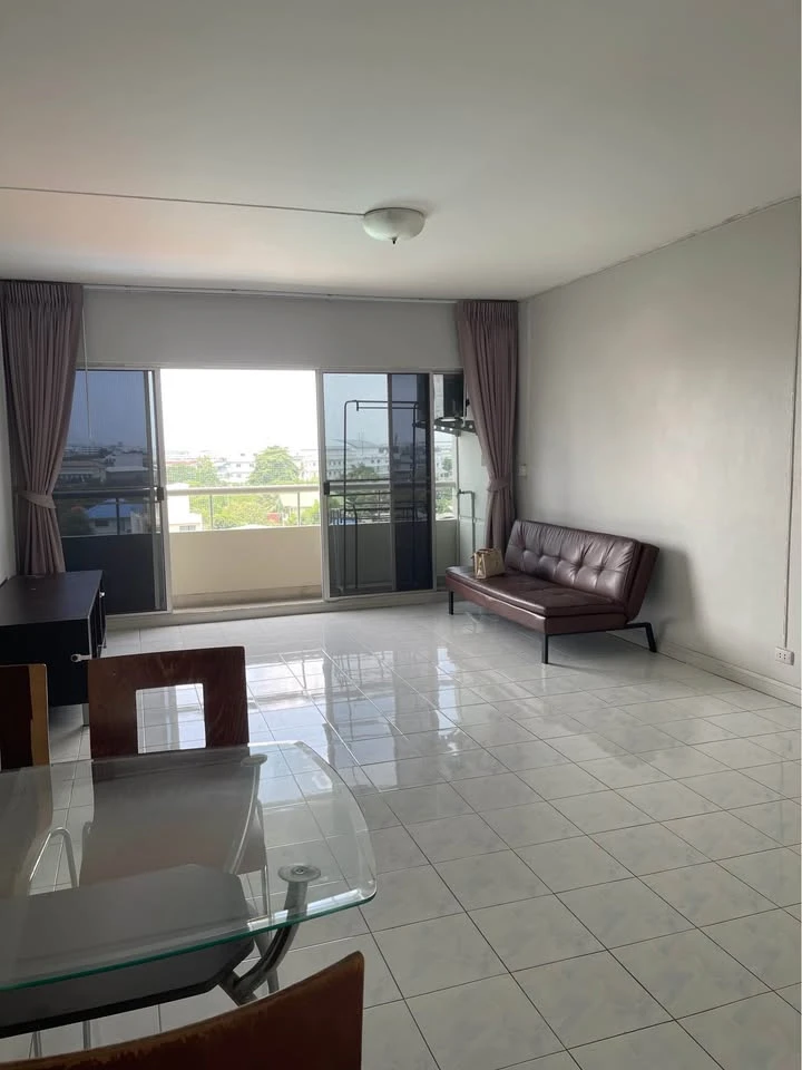 For rent: Garden Court, 6th floor, nice room, fully furnished, book now, hurry!