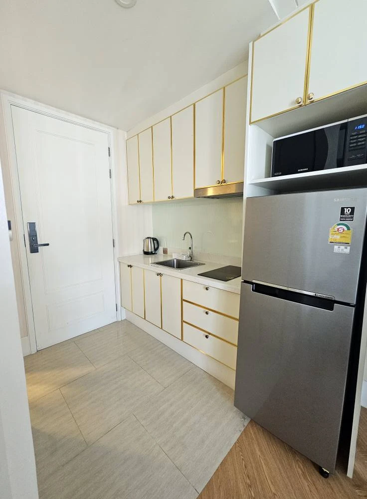 For rent Grand Florida Beachfront Condo Resort Pattaya, 6th floor, city view, fully furnished, book now