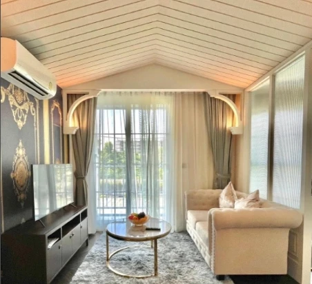 Grand Florida Beachfront Condo Resort Pattaya for rent. Fully furnished and ready to move in. Book now!