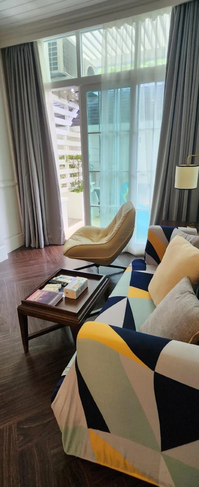 Grand Florida Beachfront Condo Resort Pattaya for rent. Fully furnished and ready to move in. Book now!