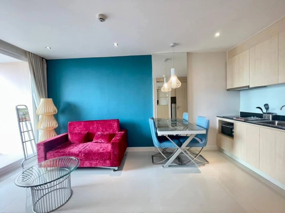 For rent: Grande Caribbean Resort Pattaya, 7th floor, pool view, fully furnished, nice to live in, reserve now, urgent!