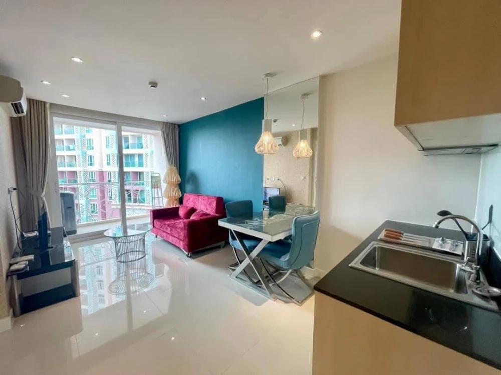 For rent: Grande Caribbean Resort Pattaya, 7th floor, pool view, fully furnished, nice to live in, reserve now, urgent!