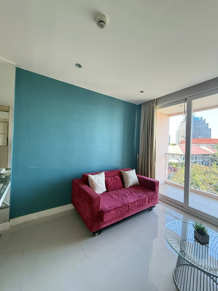 For rent: Grande Caribbean Resort Pattaya, 8th floor, corner room, fully furnished, nice to live in, reserve now.