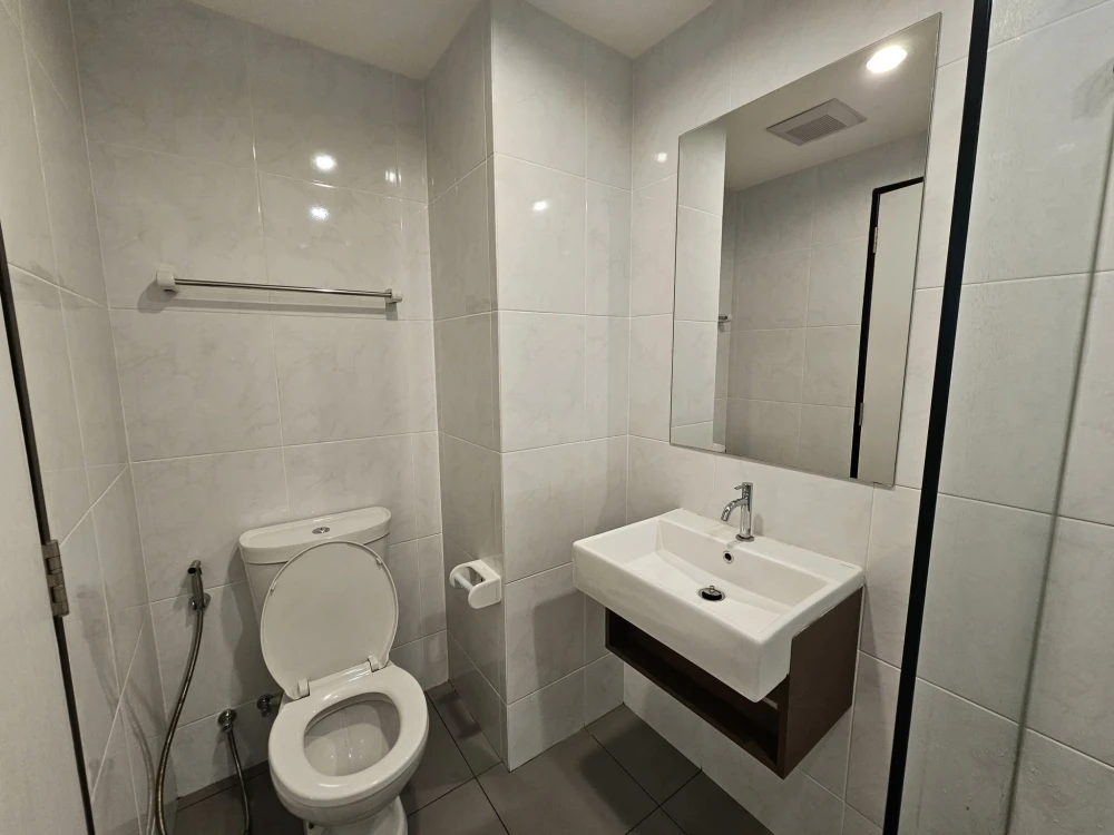 For rent: Grene Donmuang-Songprapha, swimming pool view, very chill atmosphere, good breeze all day, just turn on the fan and you can stay, don't miss