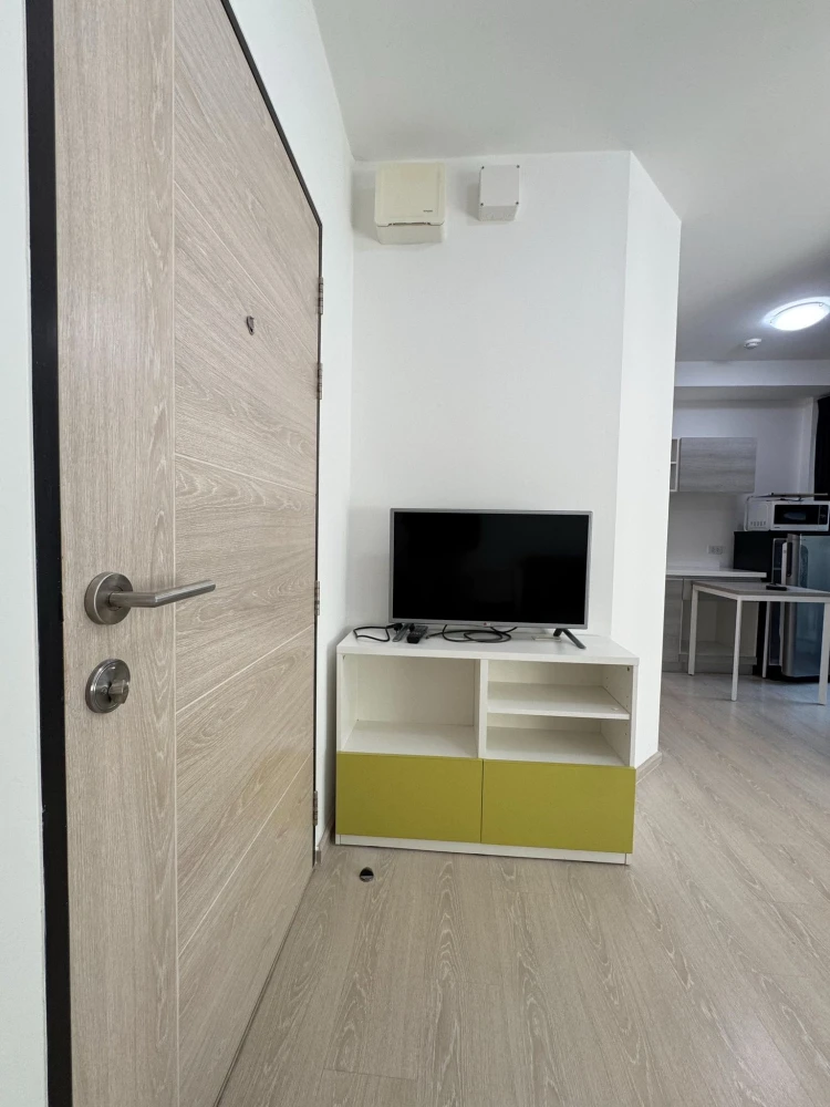 For rent: Grene Donmuang-Songprapha, a lovely room on the 2nd floor, fully furnished. Book now!