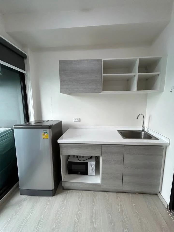 For rent: Grene Donmuang-Songprapha, a nice room, good location, convenient transportation, fully furnished. Don't miss out on this great deal!
