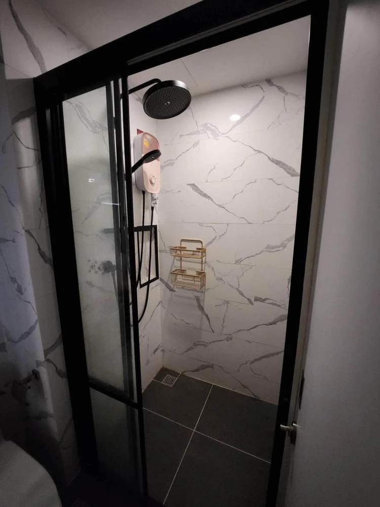 For rent: Groove Ratchada-Rama 9, 2 bedrooms, spacious living area, fully furnished. Don't miss out!