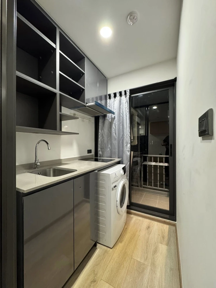 Groove Scape Ladprao-Sutthisan for rent or sell,decorated in a minimalist style, complete built-in furniture,wallpaper in the entire room,move in now.