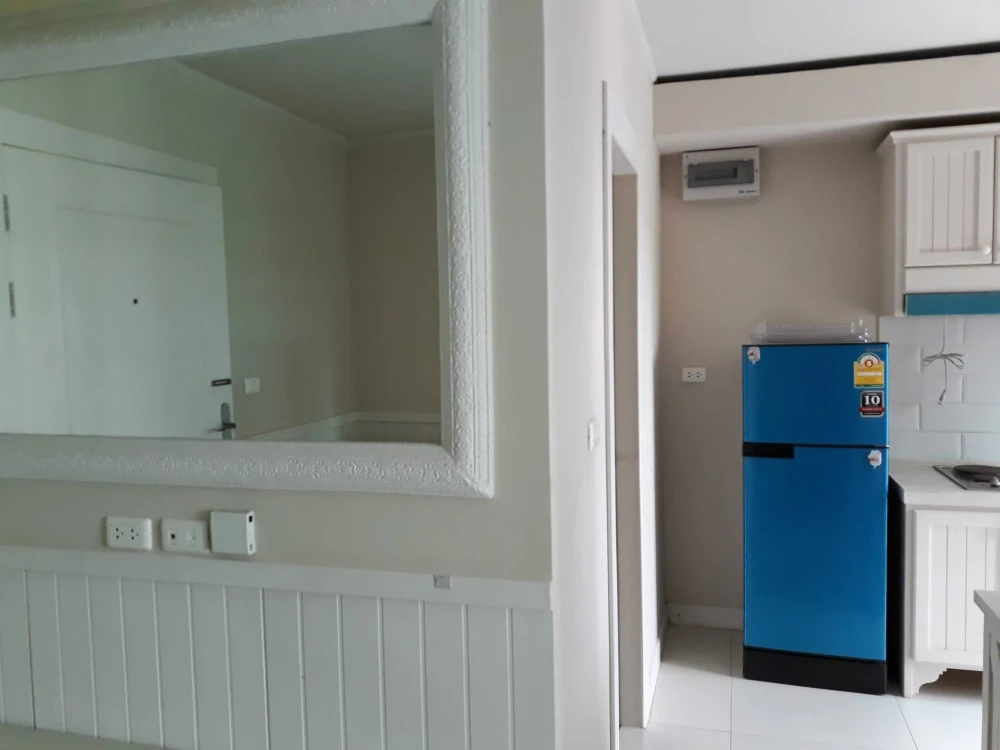 Groovy Sriracha for rent, nice room, 2nd floor, good location, comes with complete furniture. With a good deal like this, what are you waiting for?