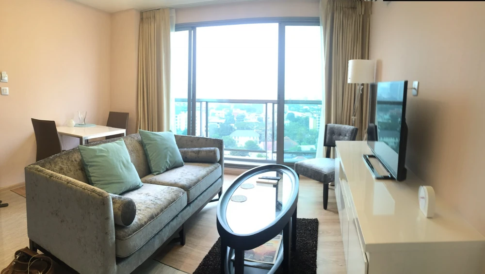 H Condo Sukhumvit 43 for rent, 16th floor, corner unit, fully furnished, very livable. Book now! (Quickly!)