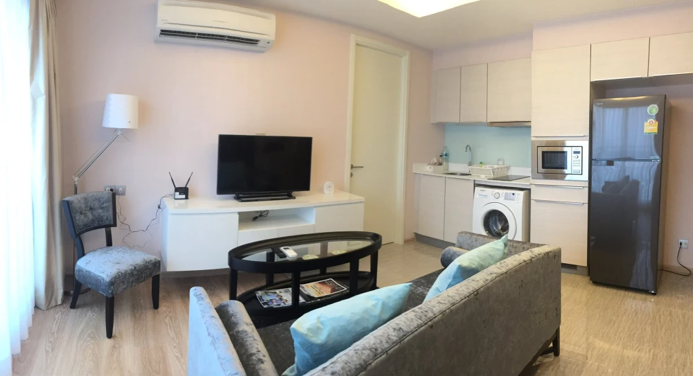 H Condo Sukhumvit 43 for rent, 16th floor, corner unit, fully furnished, very livable. Book now! (Quickly!)