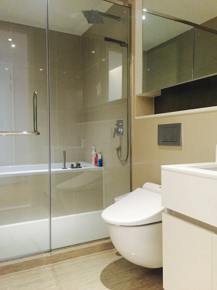 H Condo Sukhumvit 43 for rent, 16th floor, corner unit, fully furnished, very livable. Book now! (Quickly!)