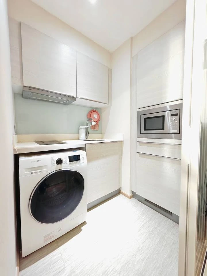 ให้เช่า H condo Sukhumvit 43 ห้องสว่างสบายตา พื้นที่กว้างขวาง เฟอร์นิเจอร์ครบ พร้อมเข้าอยู่ทันที