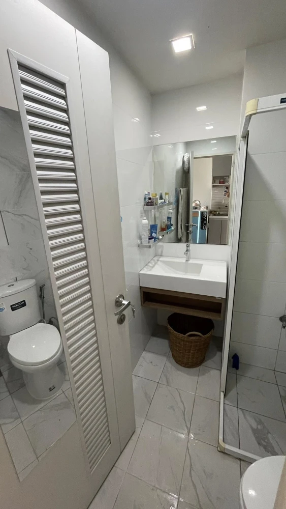 For rent: H2 Ramintra 21, a nice room on the 6th floor, good location, comes with complete furniture and amenities. Reserve now!