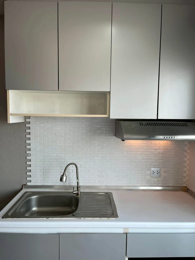 For rent: H2 Ramintra 21, a lovely room, decorated in a cool tone, comes with complete furniture and appliances. Reserve now!