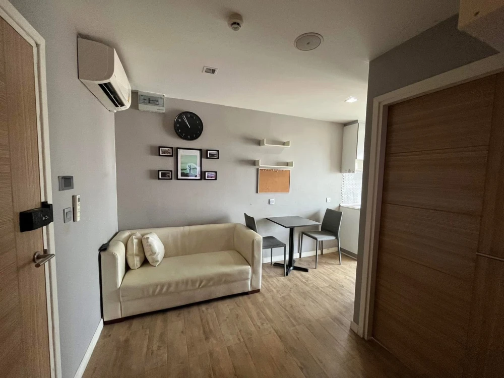 For rent: H2 Ramintra 21, a lovely room, decorated in a cool tone, comes with complete furniture and appliances. Reserve now!