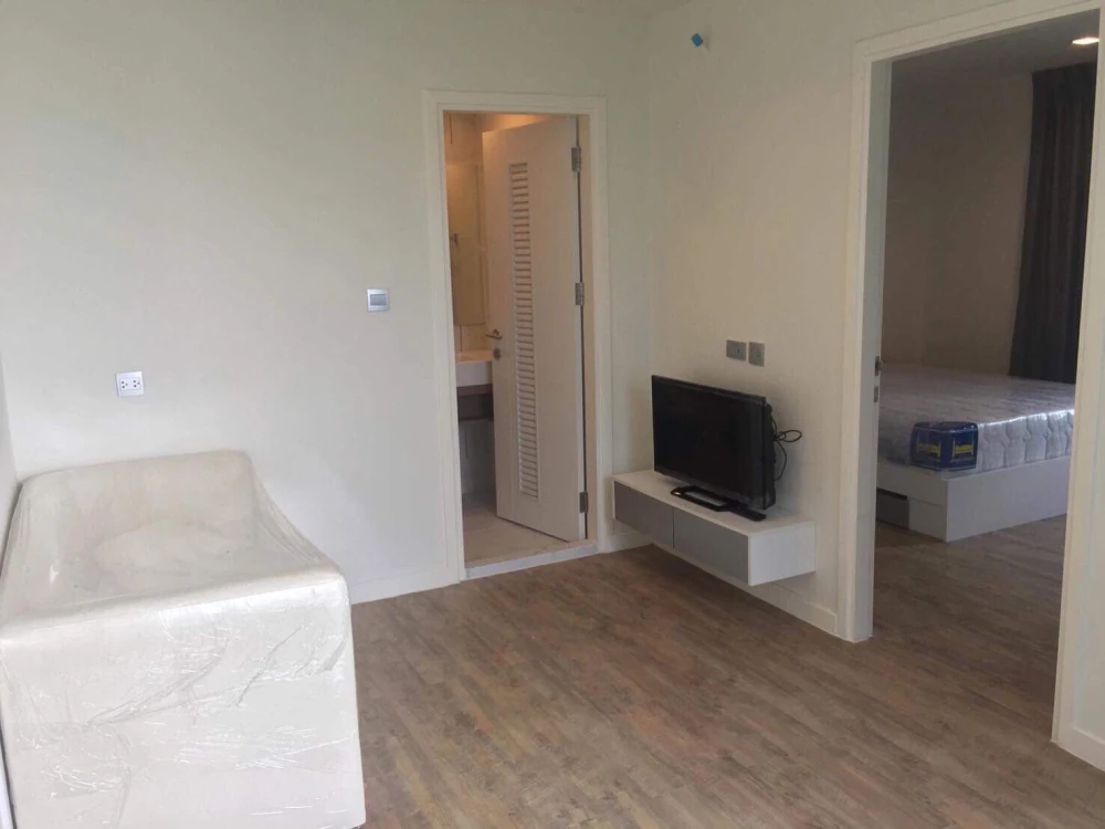 H2 Condominium, Ramintra 21, for rent. Fully furnished and equipped with appliances. Just bring your suitcase and move in!