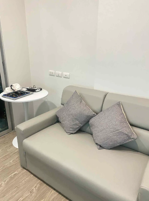 For rent: Happy Condo Donmuang The Terminal, Building A, 8th floor, at a great price, complete with all appliances, including a washing machine. Super