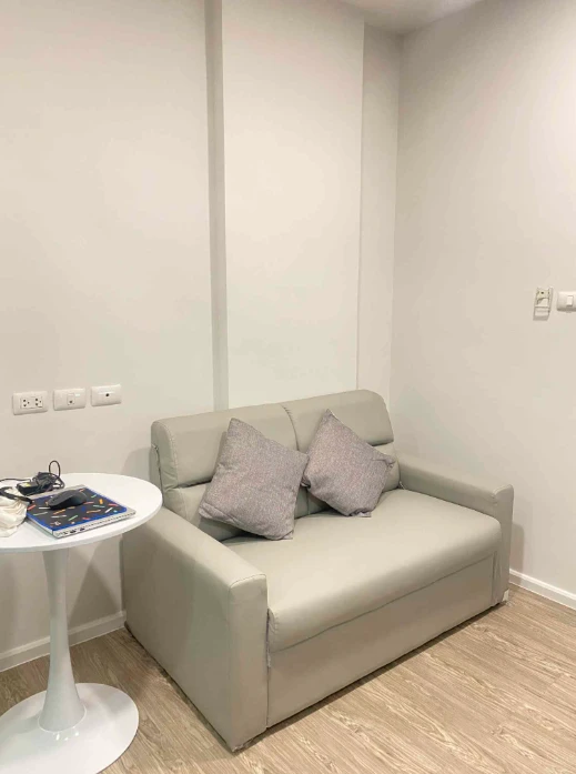 For rent: Happy Condo Donmuang The Terminal, Building A, 8th floor, at a great price, complete with all appliances, including a washing machine. Super
