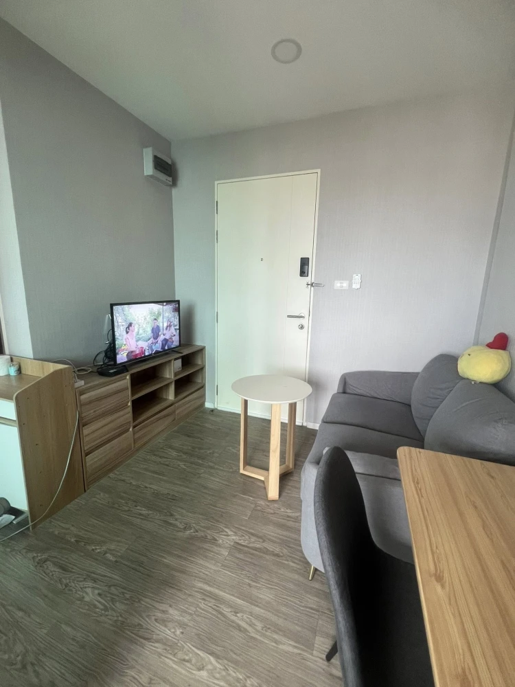 Happy Condo Donmuang The Terminal for rent. The unit has separate partitions, creating well-defined zones. Everything you need is in one place. Book n